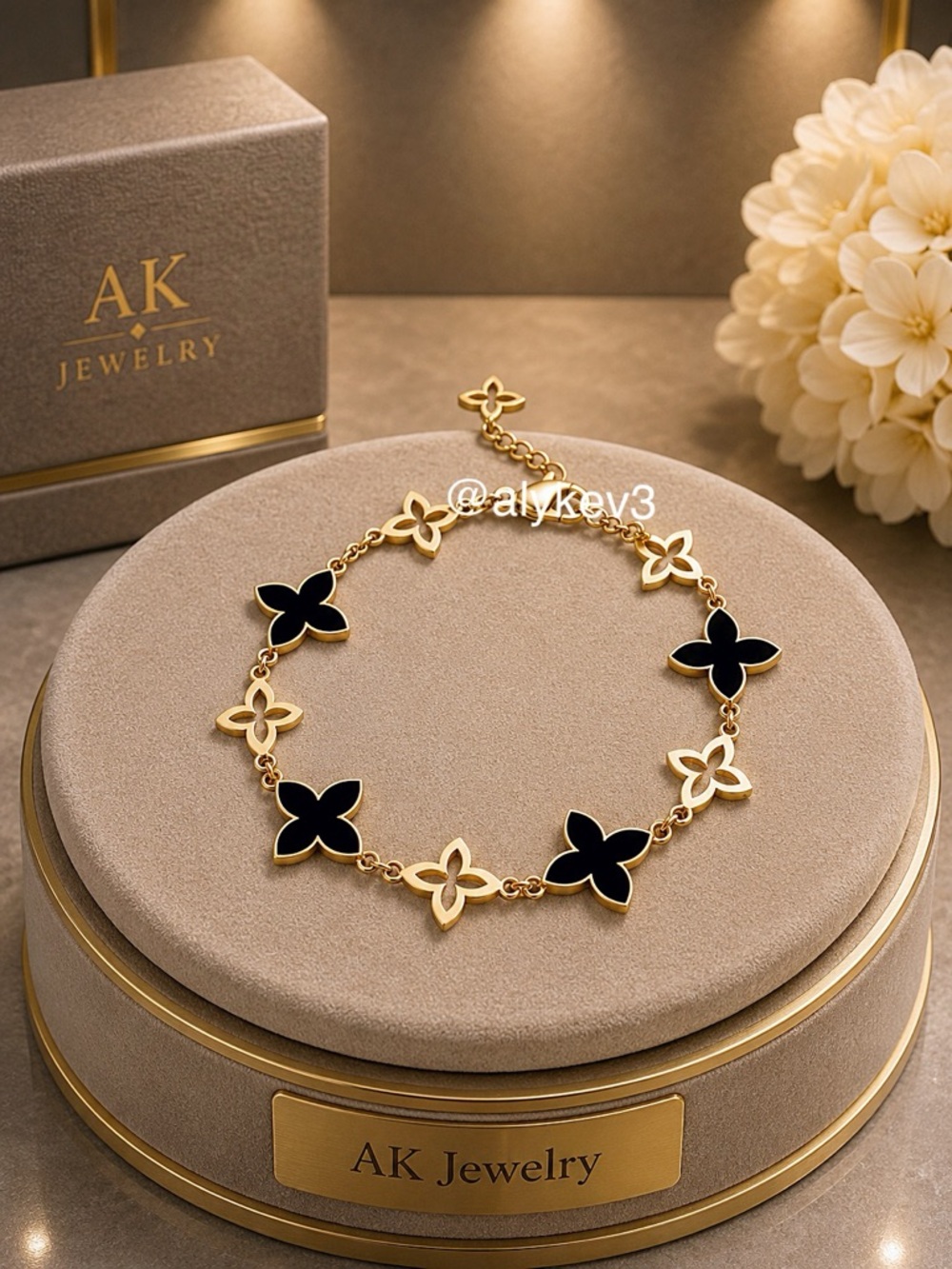 💎Motifs BRACELET Style Fleur Clover, Black Onyx Inlay and Gold